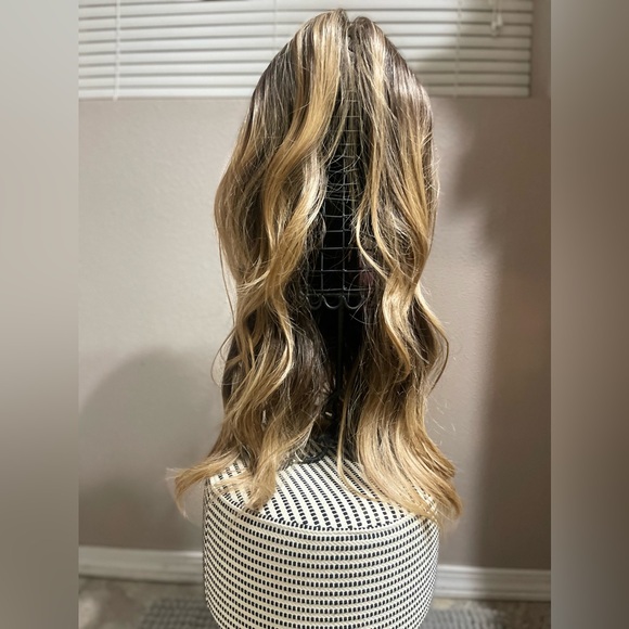 Chelsey Smith Cosmetics, CSC wigs, Cove Lux Bayalage - Picture 3 of 12